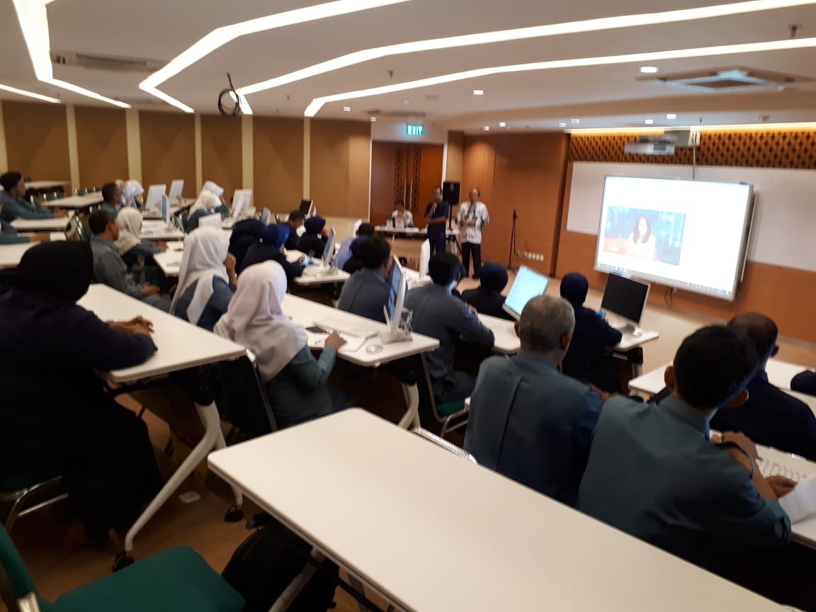 PGRI Smart Learning and Character Centre Melatih Guru, Kepsek, dan staf Yayasan Hang Tuah