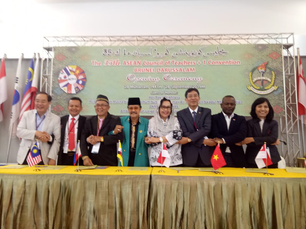 PGRI Mengguncang Arena ASEAN Council of Teachers(ACT) Convention + 1 ke-35 di Brunei Darussalam