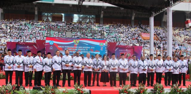 PGRI Anugerahkan Dwija Praja Nugraha 2019