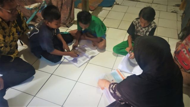 Guru dan Orangtua Hadapi Korona