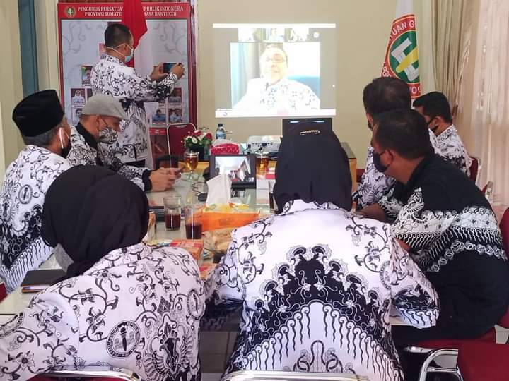 Sosialisasi Digitalisasi PGRI Provinsi Sumatera Barat