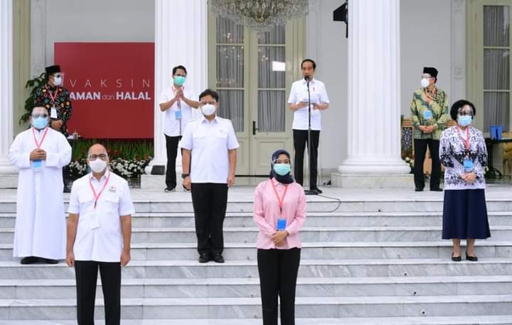 Ketua Umum PB PGRI Mengikuti Vaksin Perdana di Istana