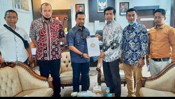 PGRI Provinsi Aceh Serahkan Rancangan Qanun ke DPRA