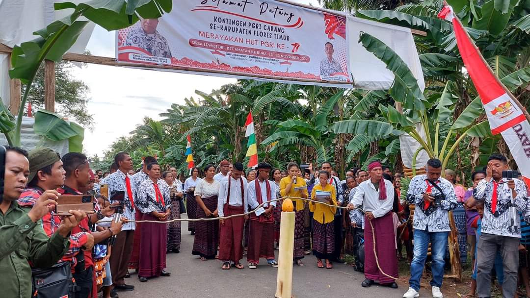 SEMARAK HUT PGRI KE 77 TINGKAT KABUPATEN FLORES TIMUR