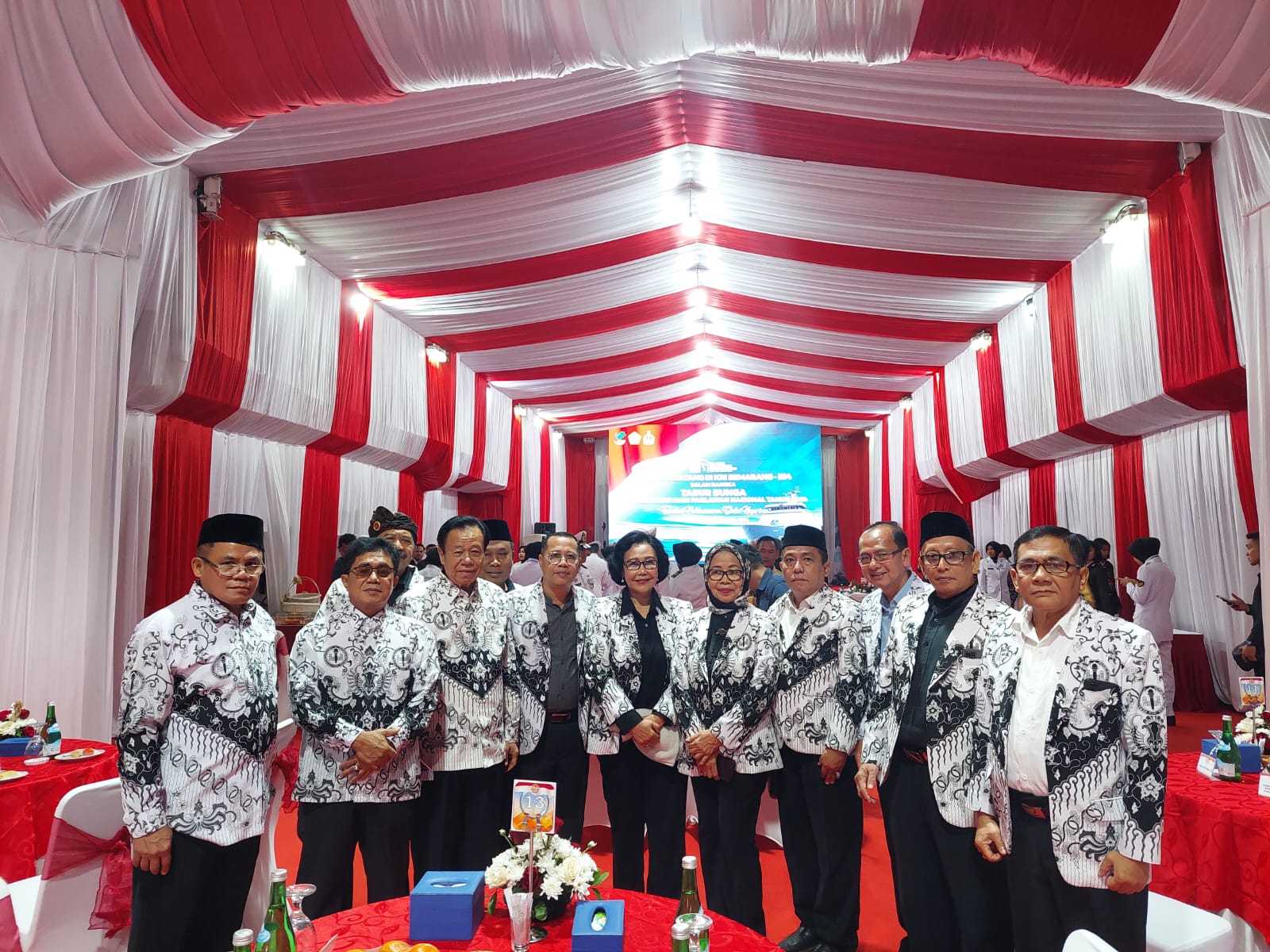 Tabur Bunga di Laut, PGRI Kenang Pahlawan Tanpa Tanda Pusara